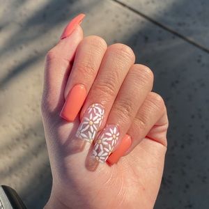 custom press on nails!